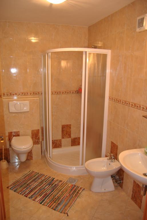 Villa Tourist Farm Dujceva Domacija à Vremski Britof Extérieur photo