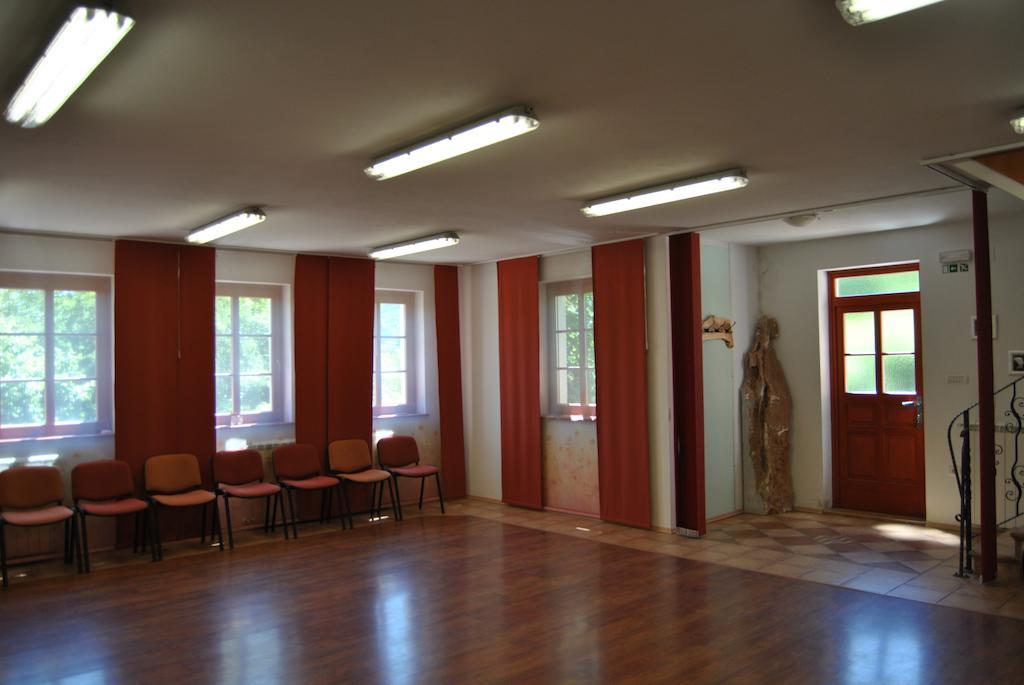 Villa Tourist Farm Dujceva Domacija à Vremski Britof Extérieur photo