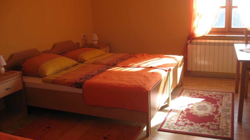 Villa Tourist Farm Dujceva Domacija à Vremski Britof Extérieur photo