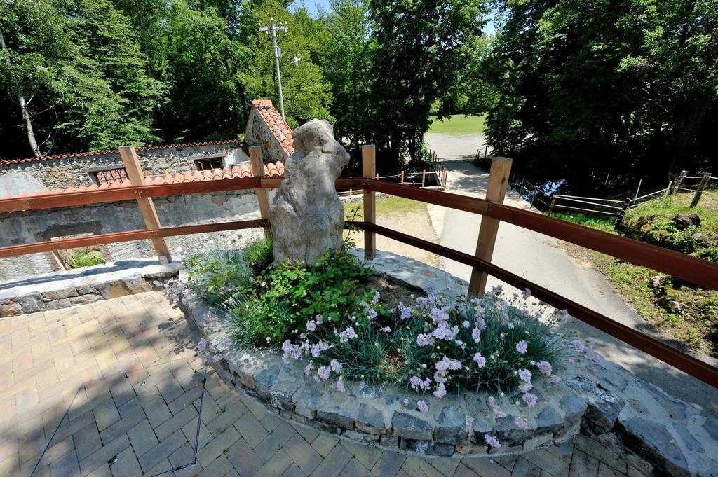 Villa Tourist Farm Dujceva Domacija à Vremski Britof Extérieur photo