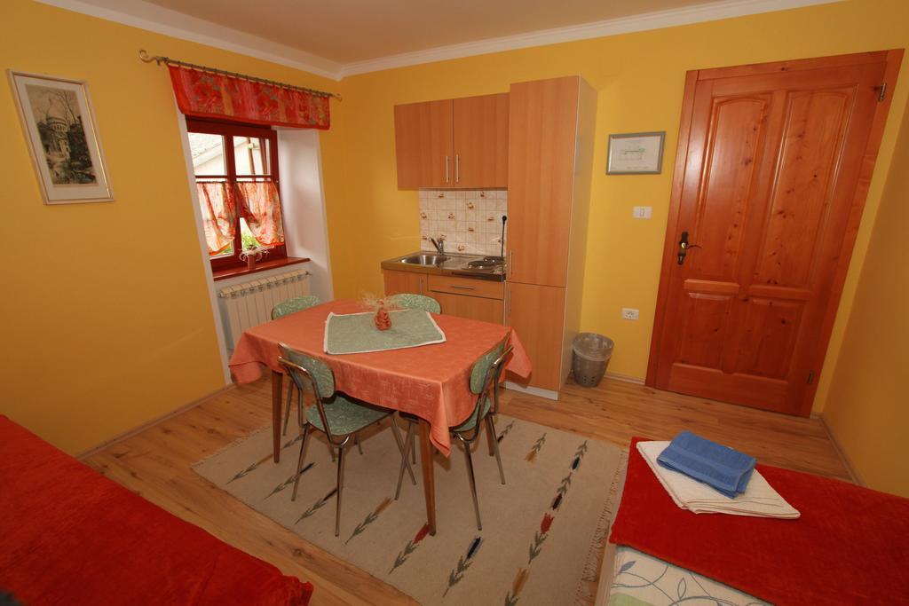 Villa Tourist Farm Dujceva Domacija à Vremski Britof Extérieur photo